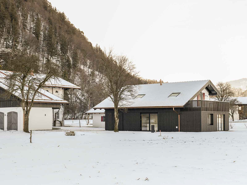 Ménage á Trois